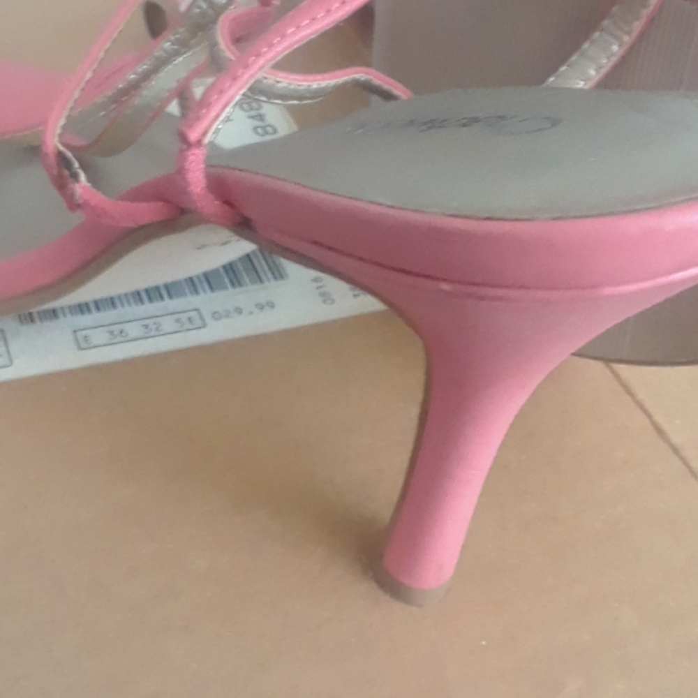 Chadwicks Shoes ( salmon color) - Picture 5 of 8
